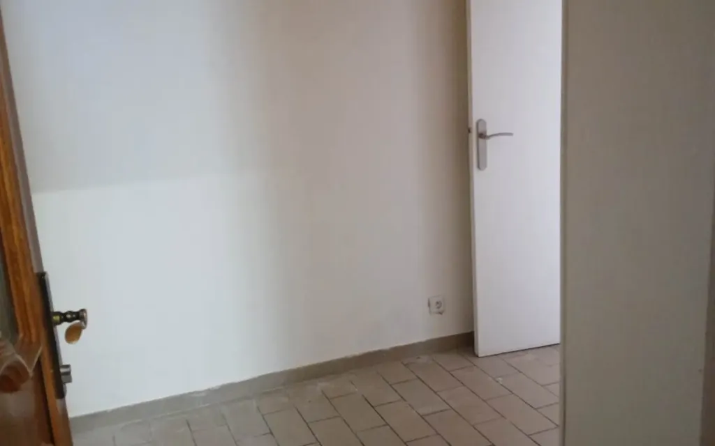Flur - Ground Floor Flat with Private Courtyard in Saint-Quentin