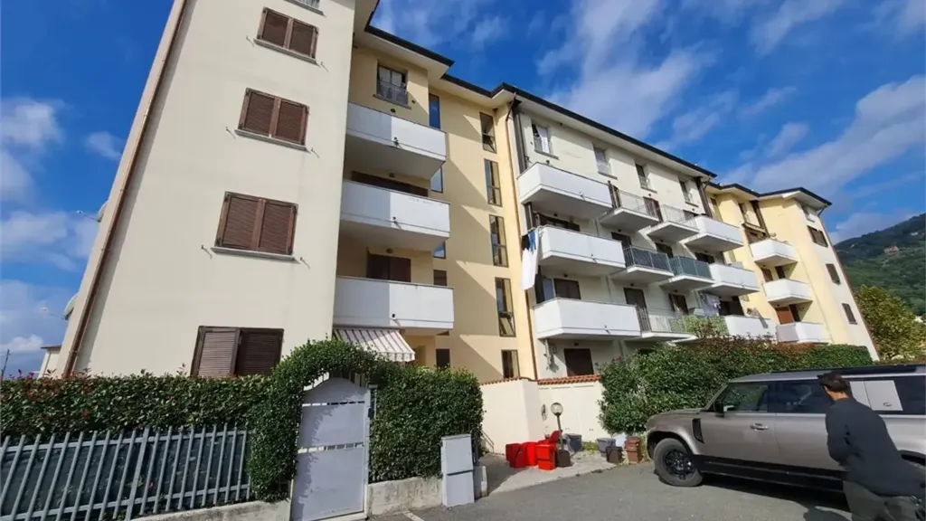 Välivaade - Modern Apartment with Balcony in Aulla