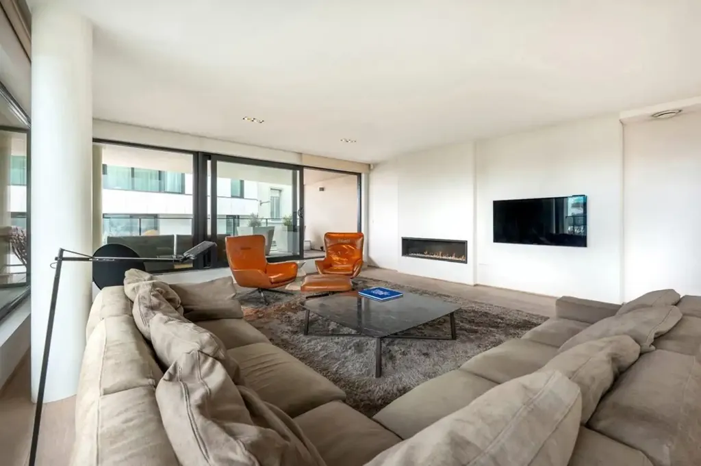 Living Room - Bright Apartment with River Views in Antwerp