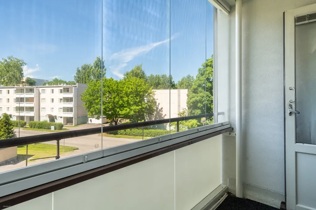 Balcone - Apartment with Linjasaneerattu Balcony in Lapila