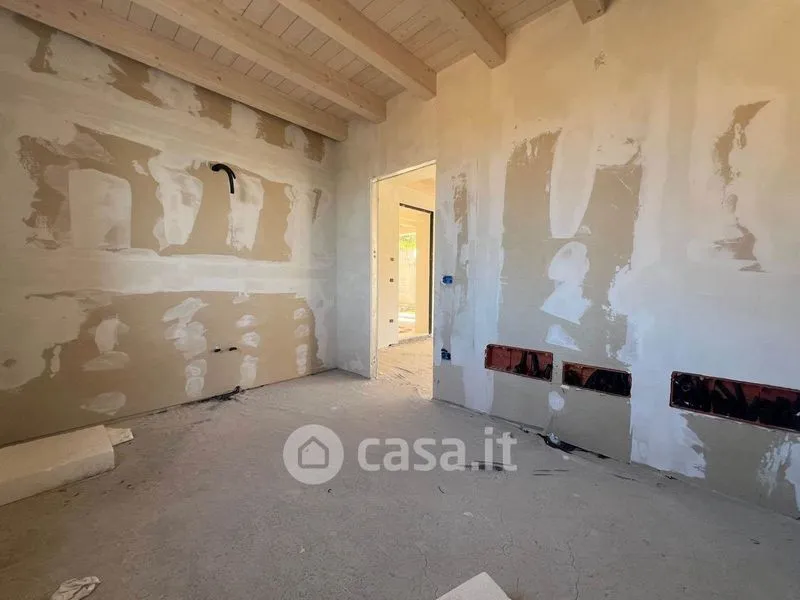 Pièces - Semi-Finished Villa with Private Garden in Sarego