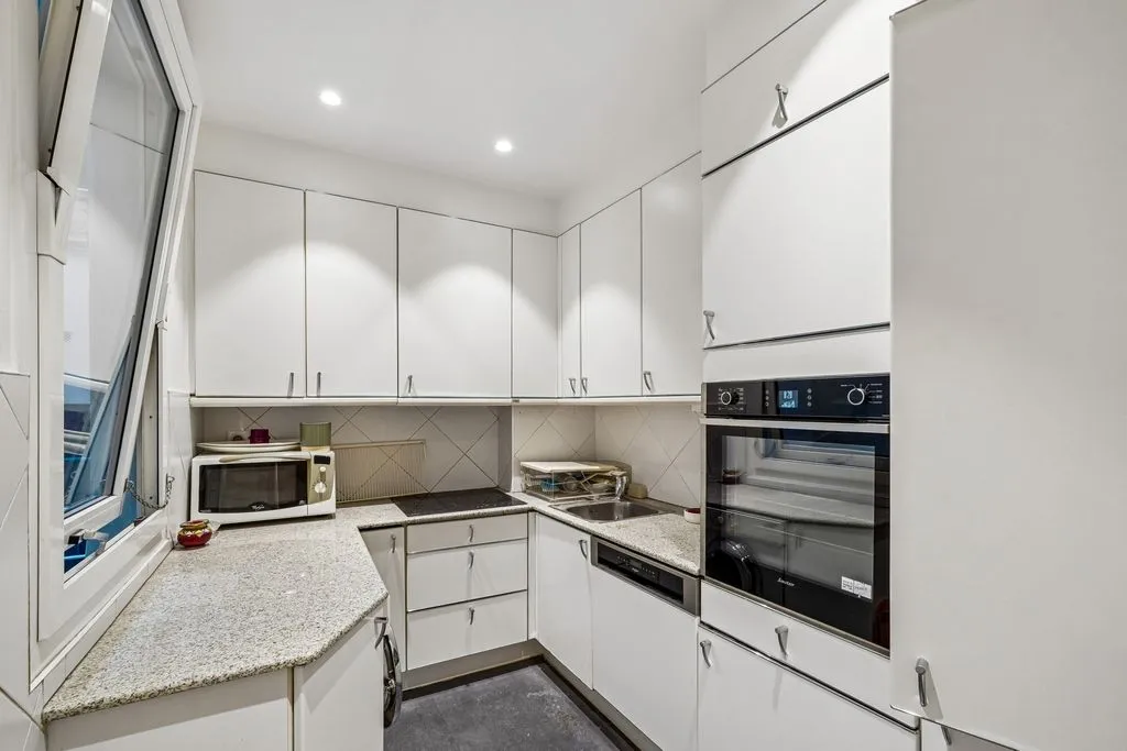 Köök - Luxury Apartment with Courtyard View in Paris 7