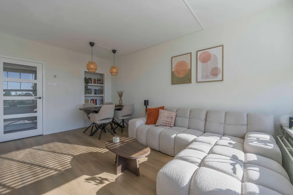 Elutuba - 4-Bedroom Apartment with Balcony in Katwijk