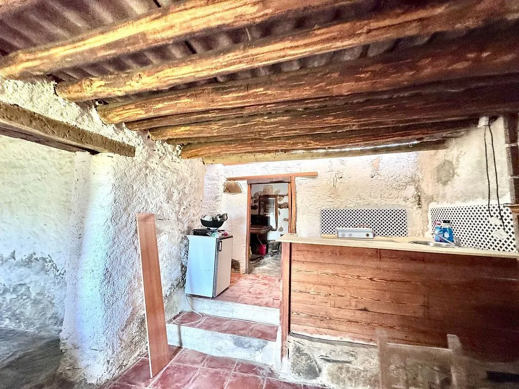 Köök - Rustic Finca with Water Source in Sierra de Júbar