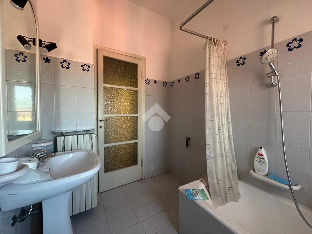Vannitoad - 3-Room Apartment with Balcony in Brescia