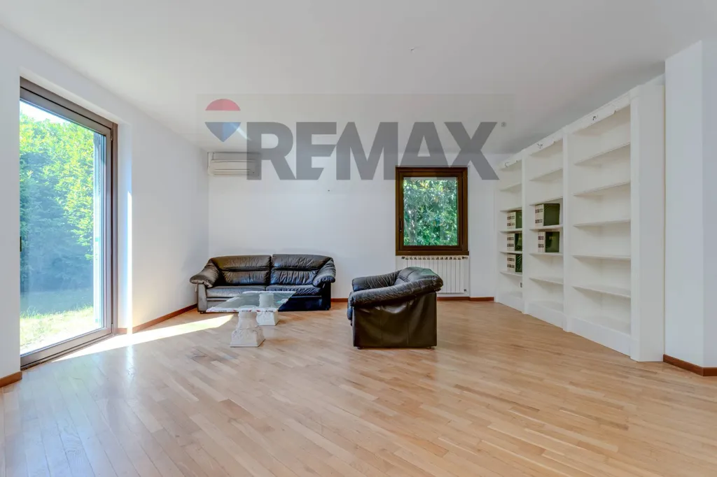 Living Room - Single Villa with Garden in Bonate Sopra