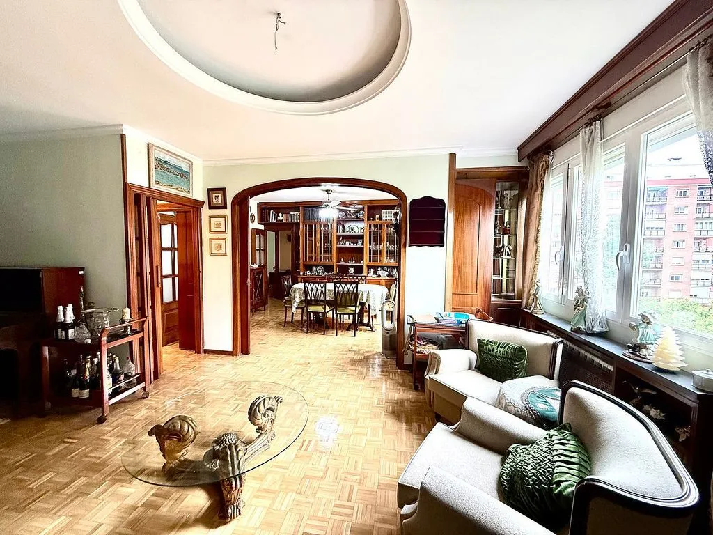 Apartment with Garage in Los Jerónimos, Madrid