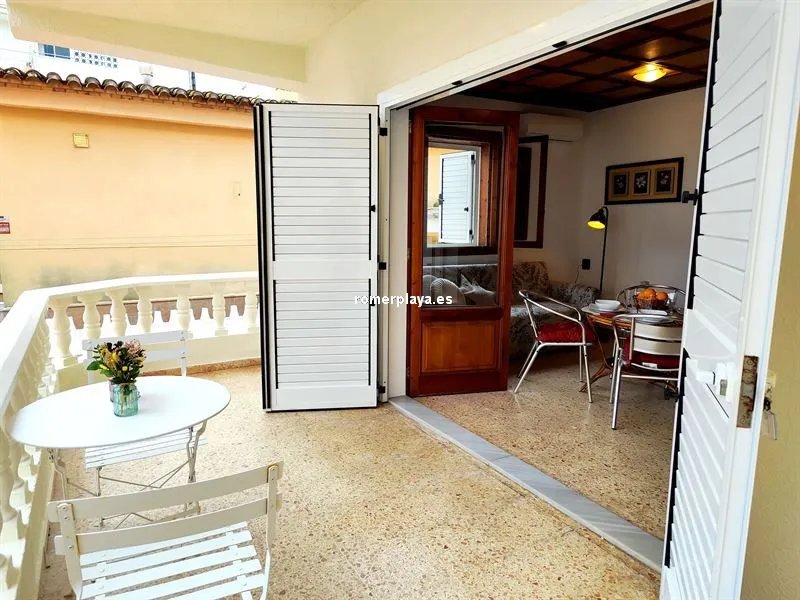 Balcon - Chalet with Seafront Patio in Piles