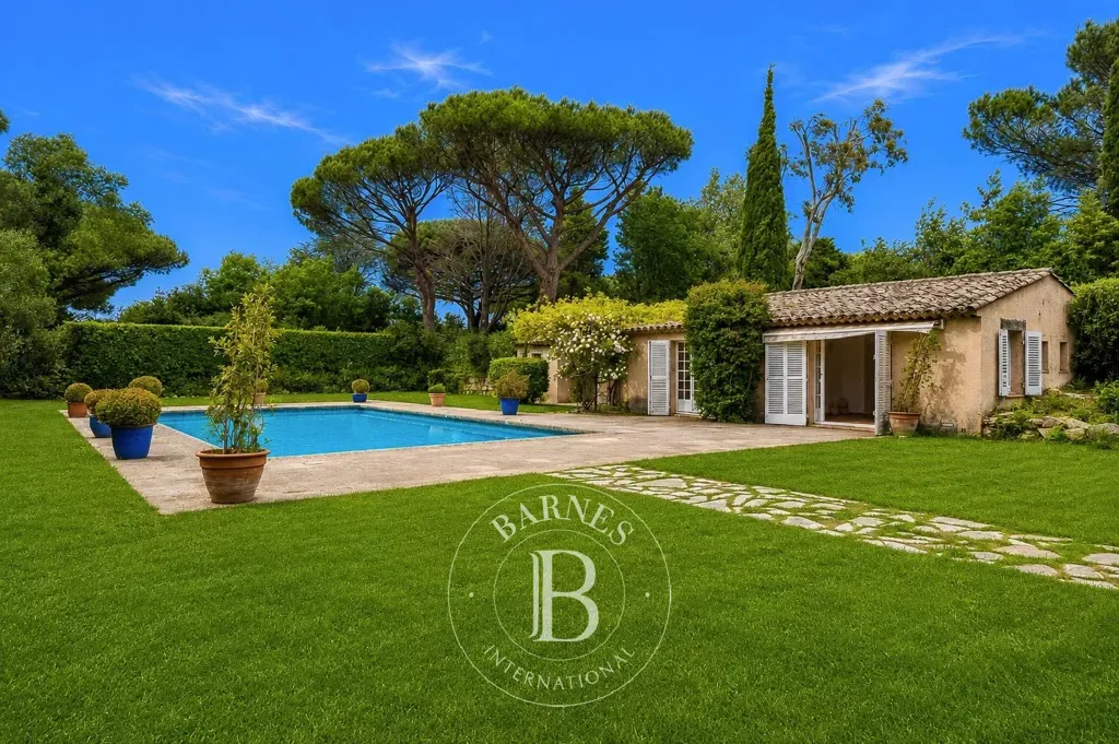 Piscine - Maison Provençale avec Piscine dans le Domaine Privé à Saint-Tropez
