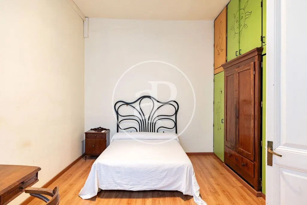 Bedrooms - Classical Apartment in Eixample Dreta, Barcelona