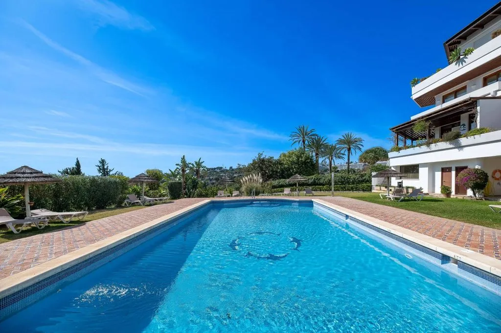 Bassein - Penthouse with Golf Course Views in Marbella