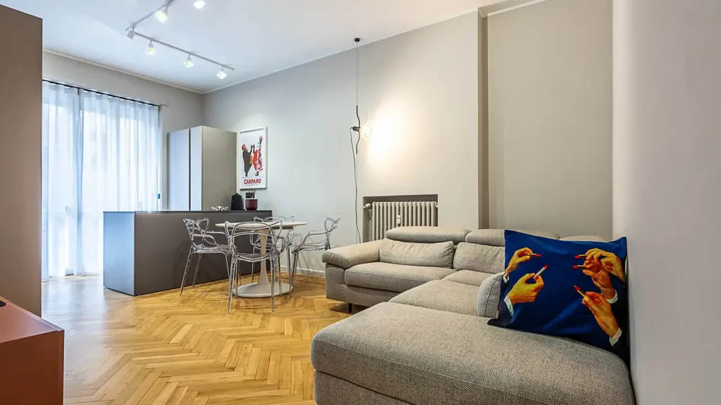 Séjour - Fully Renovated Triplex with Balconies in Turin