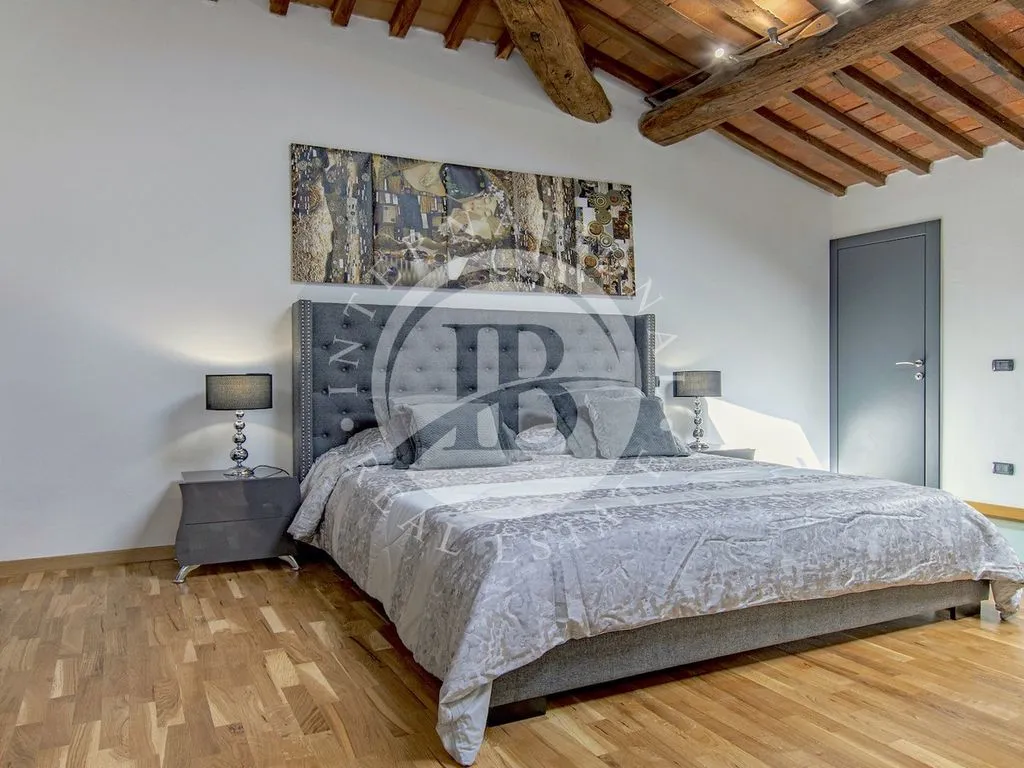 Bedrooms - Luxury Apartment with Pool in Lucca, Tuscany