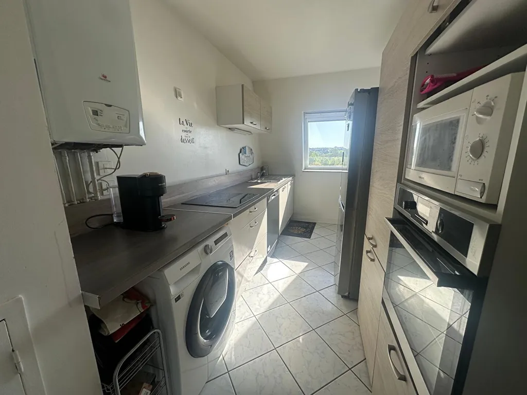 Köök - Fourth Floor Flat with Balcony in Limay