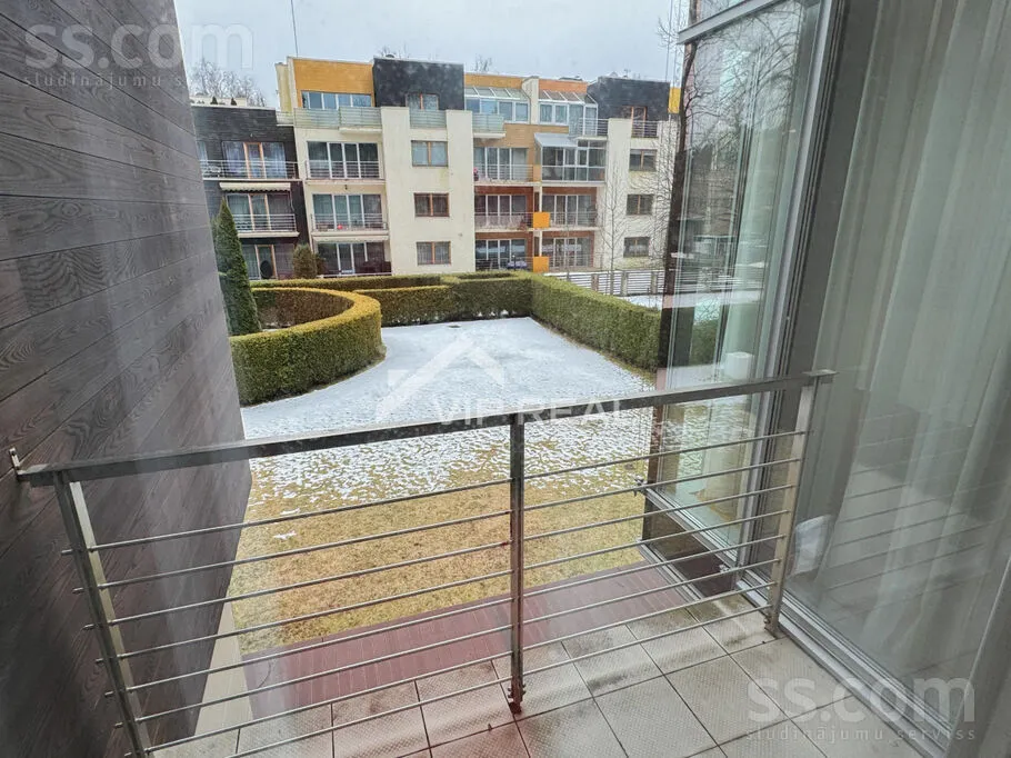 Rõdu - Modernised Apartment with Balcony in Dzintari