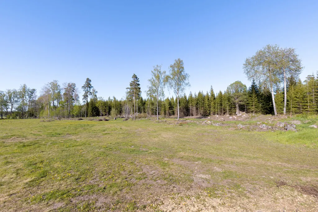 Aed - Spacious Plot with Sea View in Tensta-Tuna