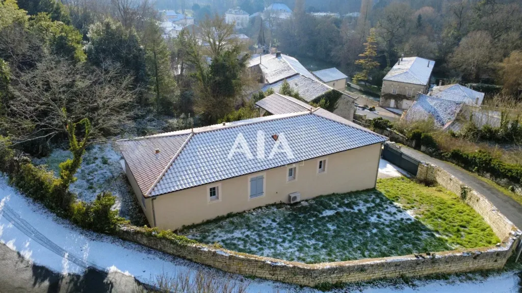 Õhuvaade - Contemporary House with Panoramic View in Montignac-sur-Charente