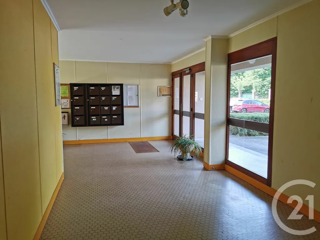 Entrée - Appartement avec Vue sur Parc à Épernon