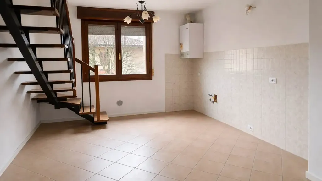 Séjour - Two-Level Apartment with Garage in Soliera