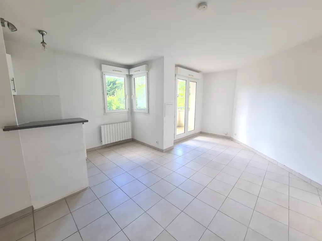 Elutuba - Studio with Balcony in Palaiseau
