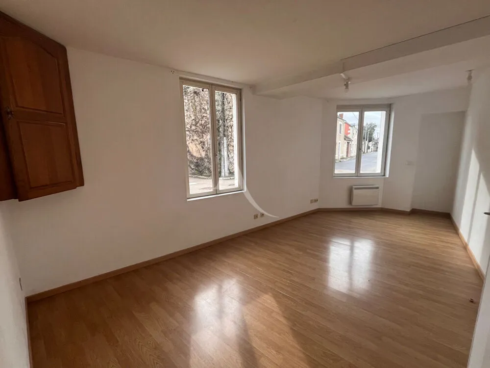 Toad - Ground Floor Flat with Intercom in Pontlevoy