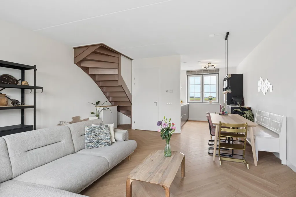 Elutuba - Modern Terraced House with Waterfront in Zeewolde