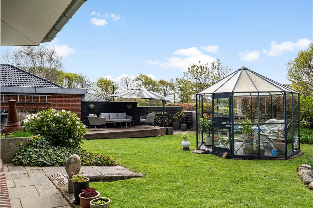 Garden - Detached Villa with Garden in Ringkøbing