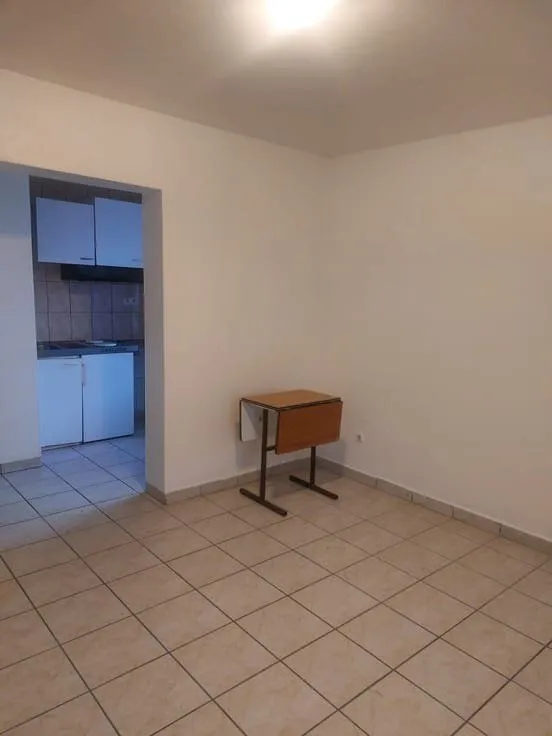 Toad - Studio Flat with Open Plan Kitchen in Virton