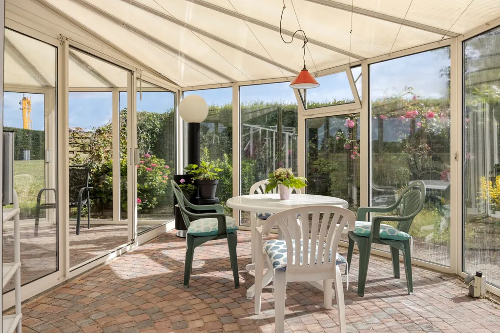 Terrass - Charming Villa with Parkland Views in Maasland