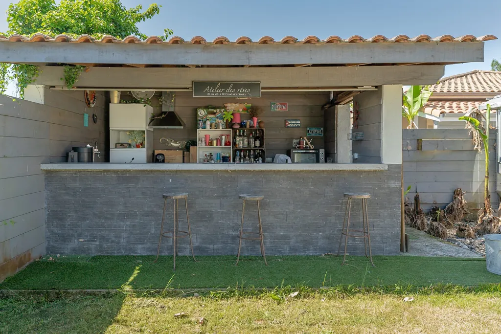 Terrasse - Maison au Calme avec Piscine à Le Barp