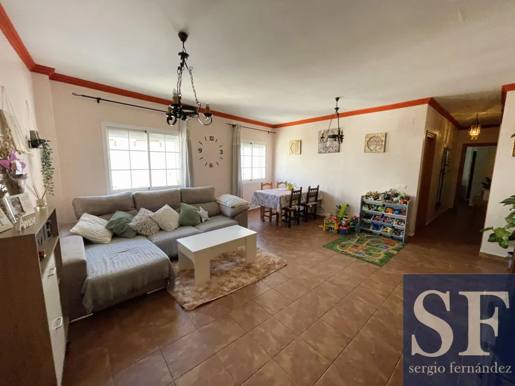 Séjour - Bright 3-Bedroom Apartment in Cómpeta