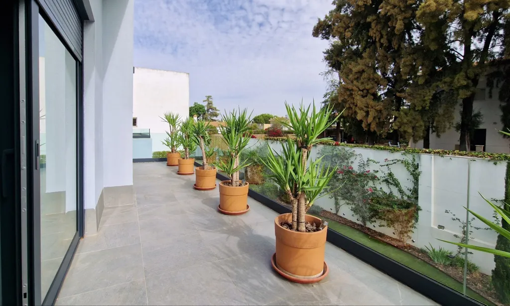 Terrass - Modern Villa with Terrace in Valencina de la Concepción