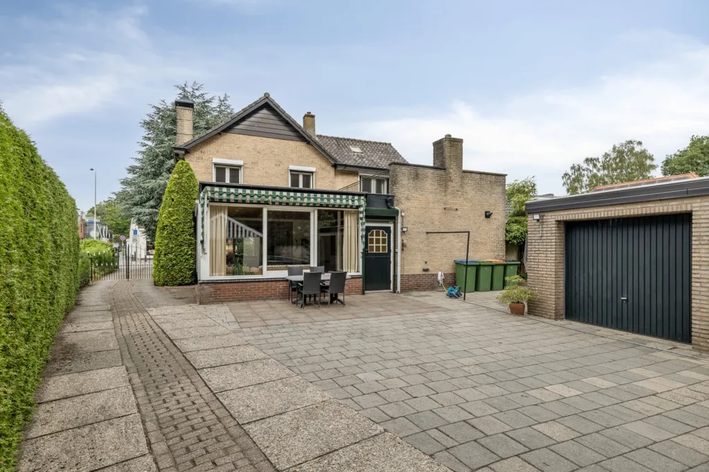 Välivaade - Free-Standing House with Garden in Breda