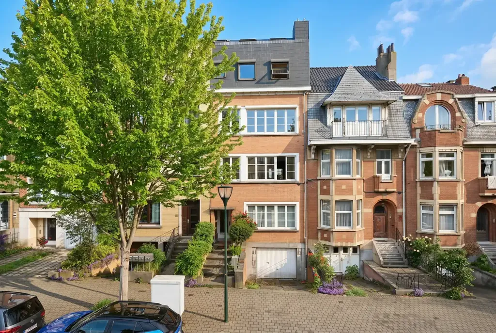 Exterior - Ground Floor Apartment with Garden in Schaerbeek