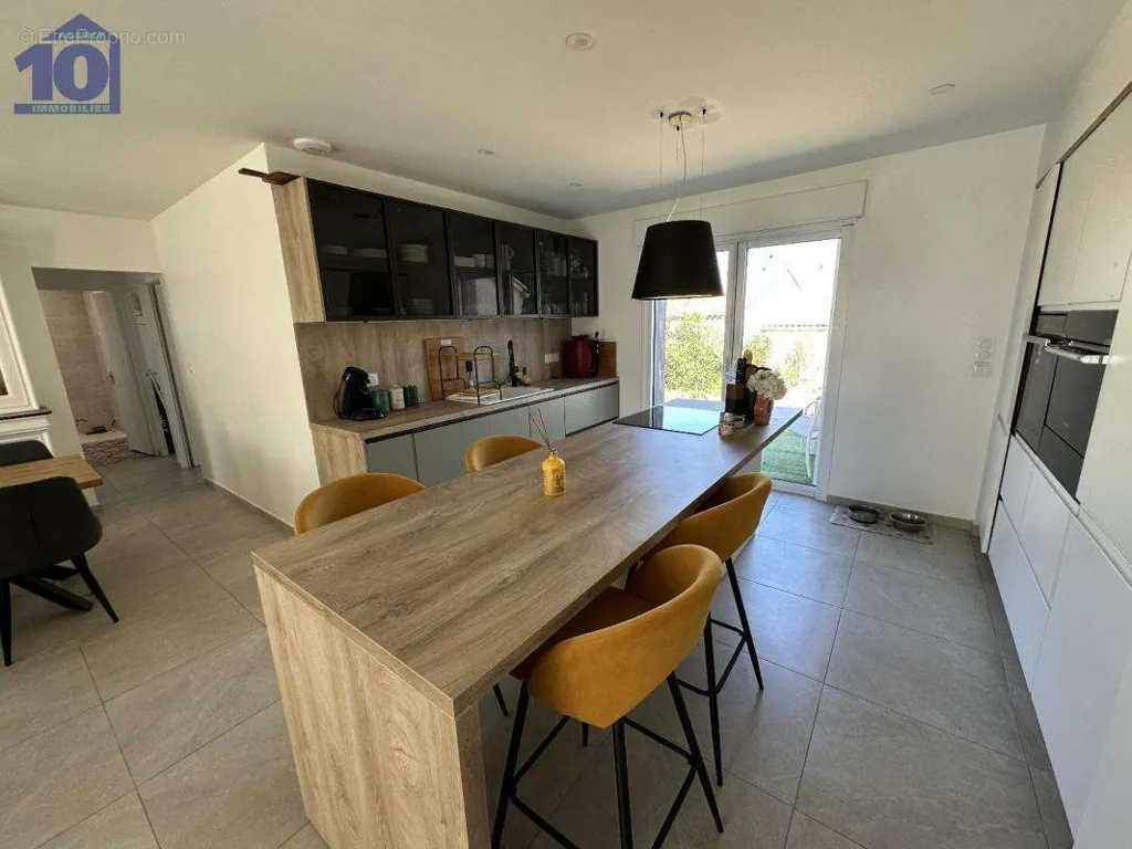 Köök - Renovated House with Garden in Serignan