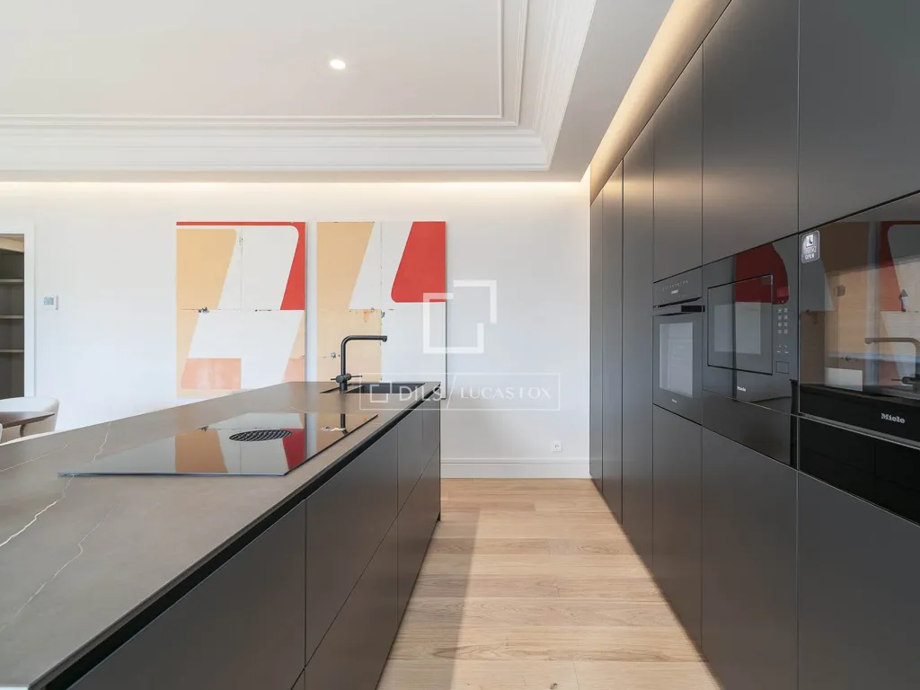 Cuisine - Renovated Apartment with City Views in Eixample