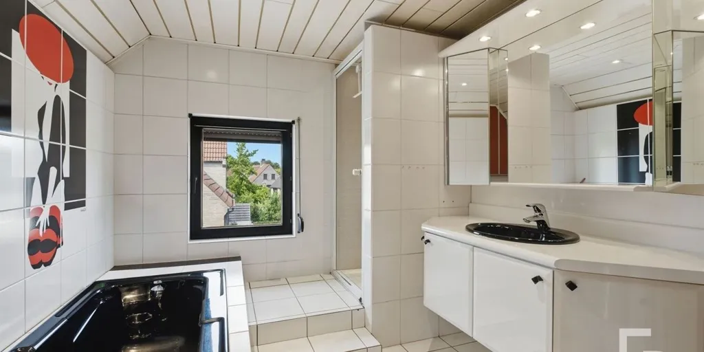 Salles de bain - Maison Individuelle avec Jardin à Poperinge