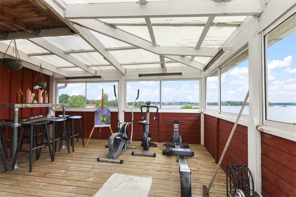 Terrass - Villa with Waterfront View in Östhammar