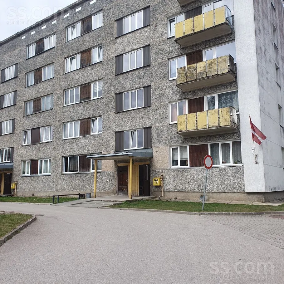 3-toaline korter asukohas Alūksne un raj.