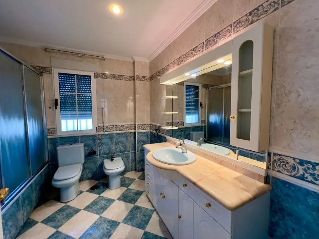 Vannitoad - Luxury Chalet with Pool in San Vicent del Raspeig