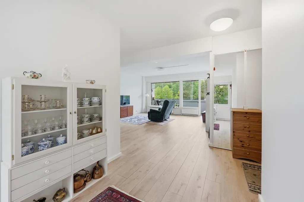 Esik - Apartment with Balcony in Tapiola