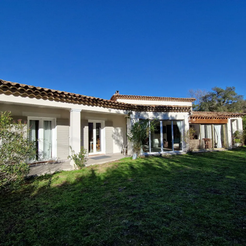 Extérieur - Villa Récente avec Véranda à Golfe de St-Tropez