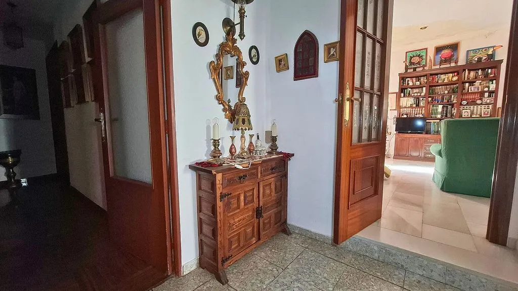hallway_entrance