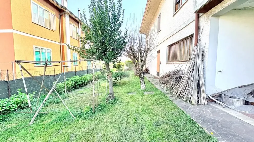 Jardin - Prestigious Villa with Garden in Creazzo