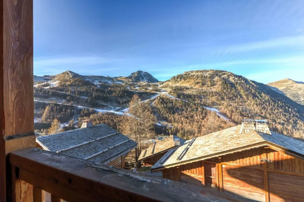 Balcon - Chalet Rénové avec Vue Pistes à Isola 2000