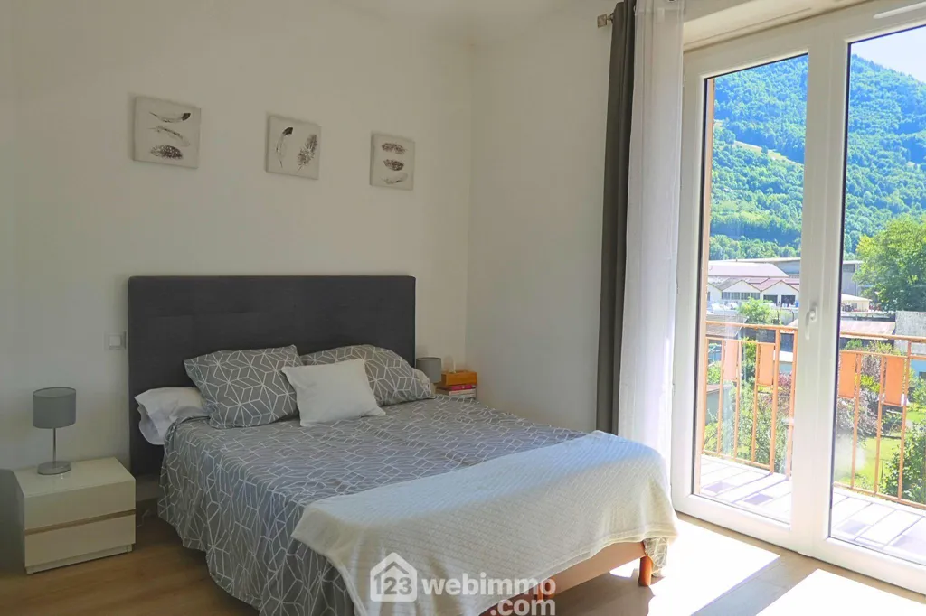 Chambres - Appartement Refait à Neuf avec Vue Montagne à Ugine