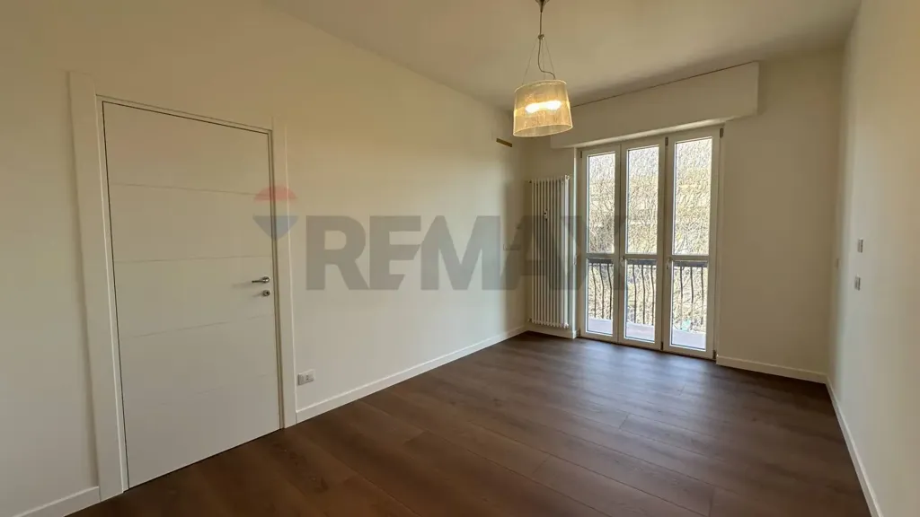 Pièces - Modernised Apartment with Balcony in Bergamo
