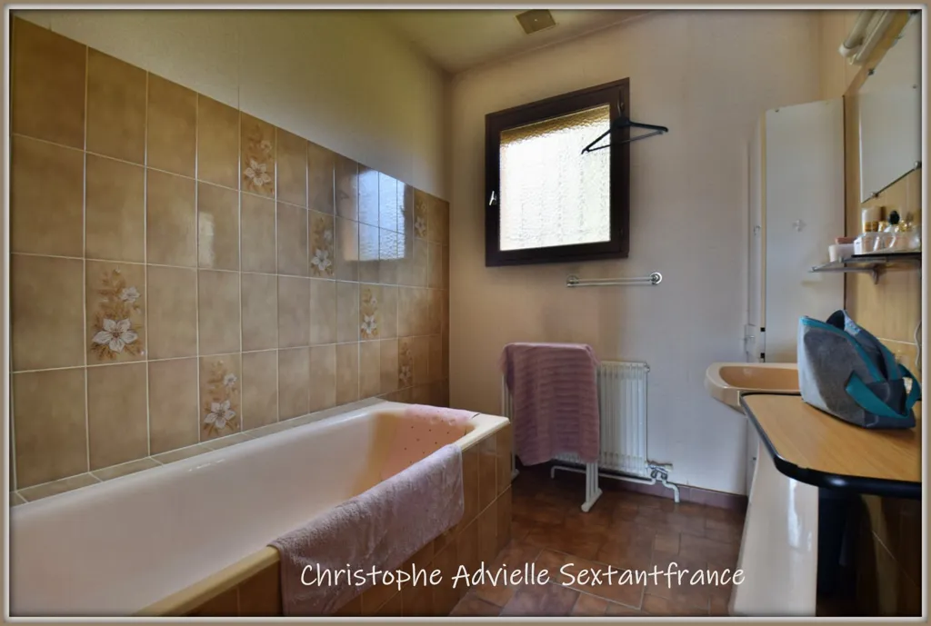 Salles de bain - Maison de Plain Pied avec Garage à Marmande