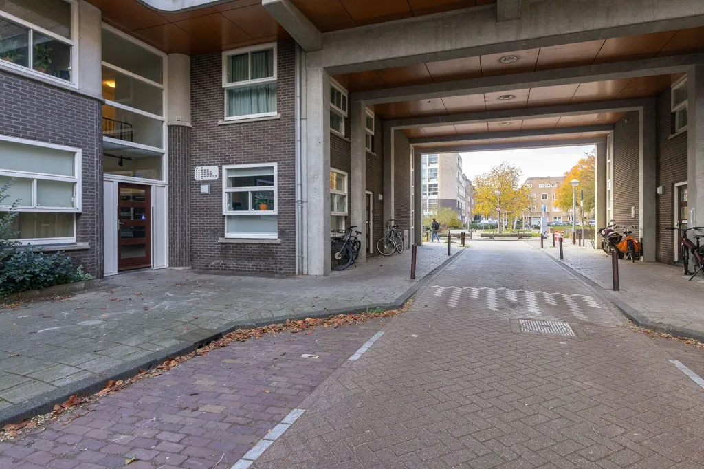 Entrée - Amsterdam School Flat with Loggia in Amsterdam-Zuid