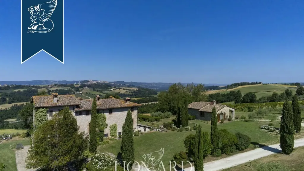 Õhuvaade - Rustic Farmhouse with Pool in Todi